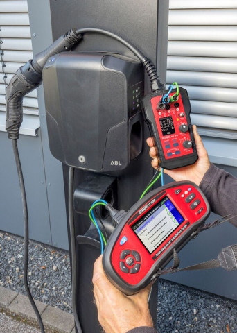 Benning EV 3-3 Wallboxtester und Messadapter f&uuml;r EV-Lades&auml;ulen (10239871)